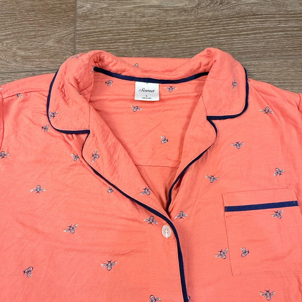 Soma Pajama Set Coral Bee Print Short Sleeve Top L, Capri Bottom XL Lightweight - Picture 5 of 16